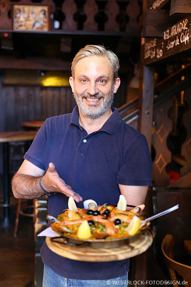 Darko hat es drauf: eine richtig leckere Paella ! Darko hat es drauf: eine richtig leckere Paella !